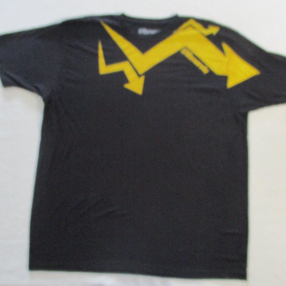 77Umanity Men T Shirt